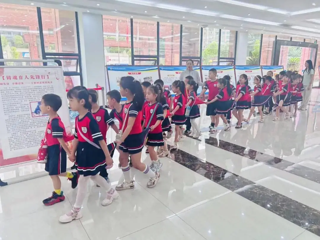 【凤幼动态】“初遇小学 筑梦成长”——幼小衔接之走进小学大班活动 第13张 【凤幼动态】“初遇小学 筑梦成长”——幼小衔接之走进小学大班活动 第13张