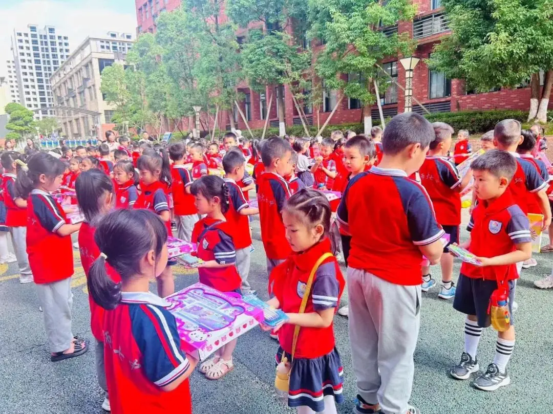 【凤幼动态】“初遇小学 筑梦成长”——幼小衔接之走进小学大班活动 第38张 【凤幼动态】“初遇小学 筑梦成长”——幼小衔接之走进小学大班活动 第38张