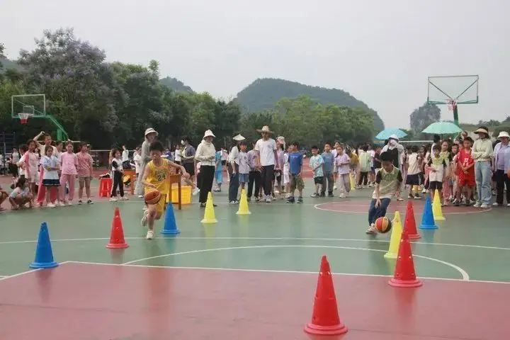 柳州市阳和第二小学2024年春季学期趣味运动会 第26张 柳州市阳和第二小学2024年春季学期趣味运动会 第26张