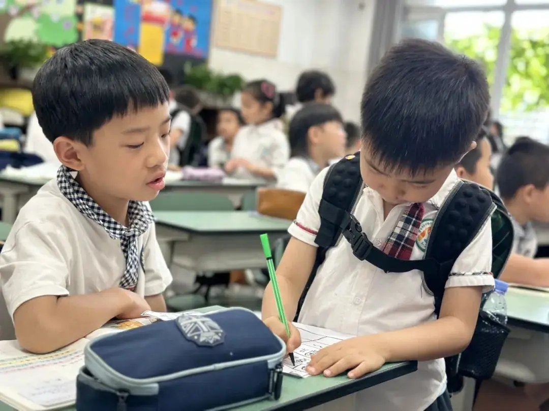 【奇乐睿幼儿园】——“初探小学·礼遇成长”大班组参观小学活动 第61张 【奇乐睿幼儿园】——“初探小学·礼遇成长”大班组参观小学活动 第61张