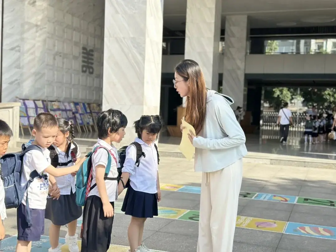 【奇乐睿幼儿园】——“初探小学·礼遇成长”大班组参观小学活动 第36张 【奇乐睿幼儿园】——“初探小学·礼遇成长”大班组参观小学活动 第36张