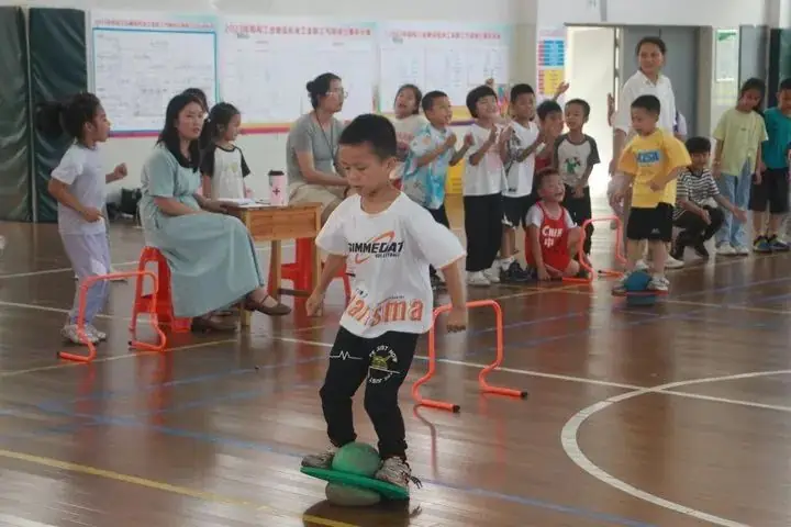 柳州市阳和第二小学2024年春季学期趣味运动会 第27张 柳州市阳和第二小学2024年春季学期趣味运动会 第27张