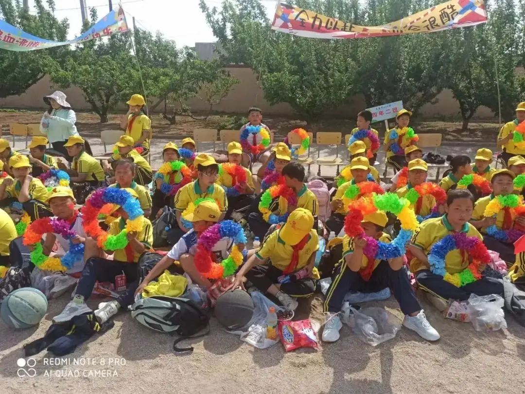 曹庄小学召开第五届阳光体育运动会----“健康育人 趣享运动” 第99张 曹庄小学召开第五届阳光体育运动会----“健康育人 趣享运动” 第99张