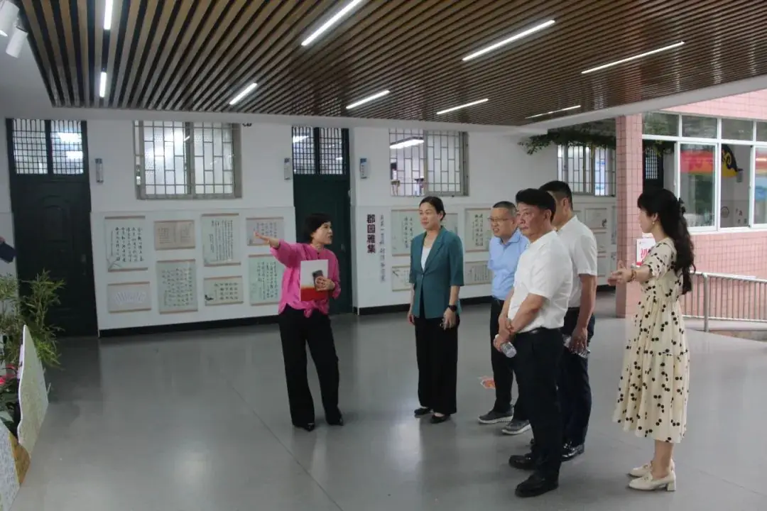 东郡小学迎接芙蓉区人大常委会伍艳飞主任以及 市、区人大代表一行调研视察 第2张 东郡小学迎接芙蓉区人大常委会伍艳飞主任以及 市、区人大代表一行调研视察 第2张