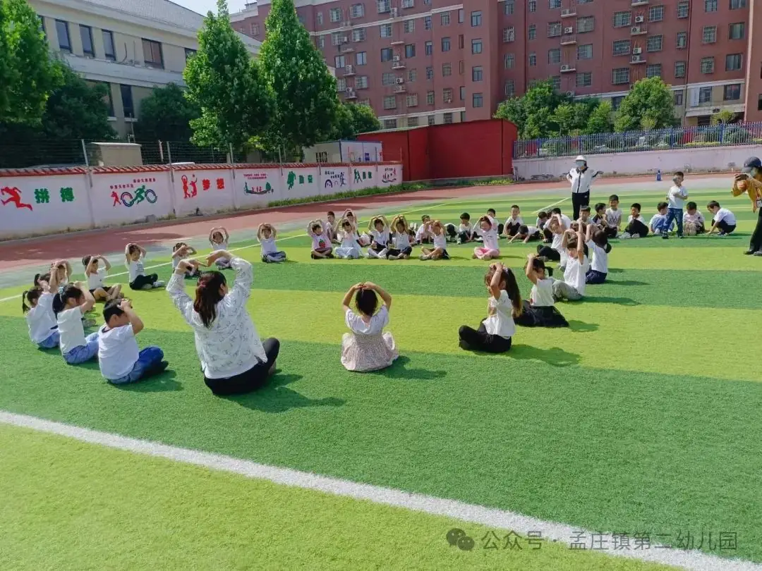 【幼小衔接】小学初体验 衔接促成长 ---新郑市孟庄镇第二幼儿园幼小衔接之大班幼儿参观小学活动 第30张 【幼小衔接】小学初体验 衔接促成长 ---新郑市孟庄镇第二幼儿园幼小衔接之大班幼儿参观小学活动 第30张