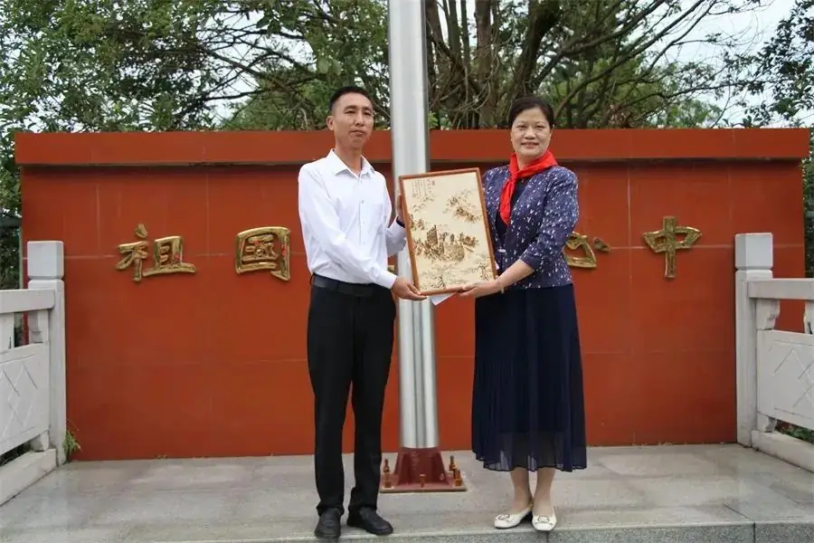 北京市海淀区双榆树中心小学到耿马自治县城关完全小学开展友谊校教学交流活动 第7张 北京市海淀区双榆树中心小学到耿马自治县城关完全小学开展友谊校教学交流活动 第7张