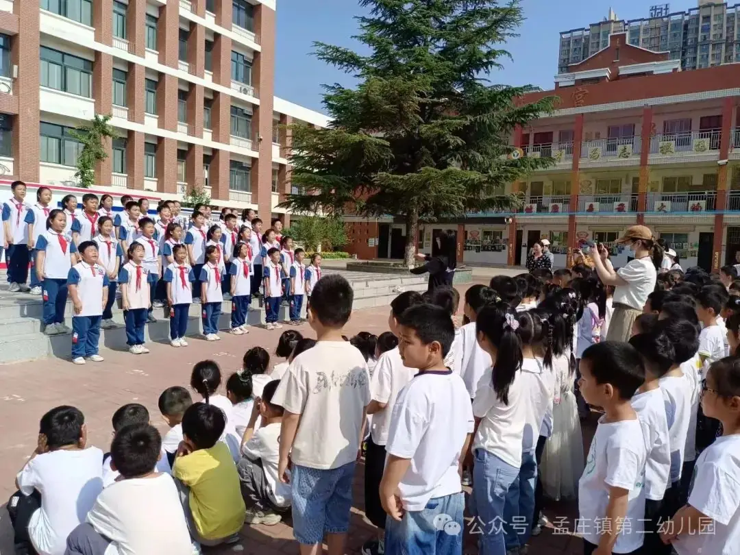 【幼小衔接】小学初体验 衔接促成长 ---新郑市孟庄镇第二幼儿园幼小衔接之大班幼儿参观小学活动 第20张 【幼小衔接】小学初体验 衔接促成长 ---新郑市孟庄镇第二幼儿园幼小衔接之大班幼儿参观小学活动 第20张