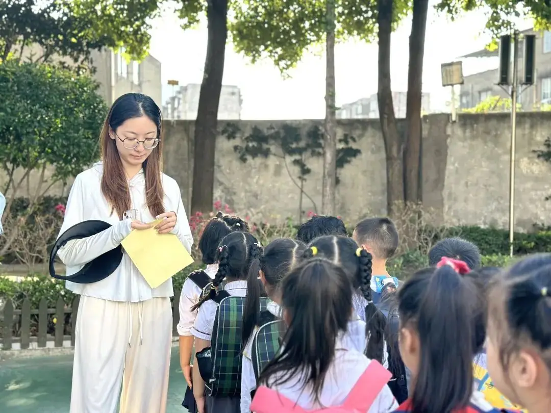 【奇乐睿幼儿园】——“初探小学·礼遇成长”大班组参观小学活动 第30张 【奇乐睿幼儿园】——“初探小学·礼遇成长”大班组参观小学活动 第30张
