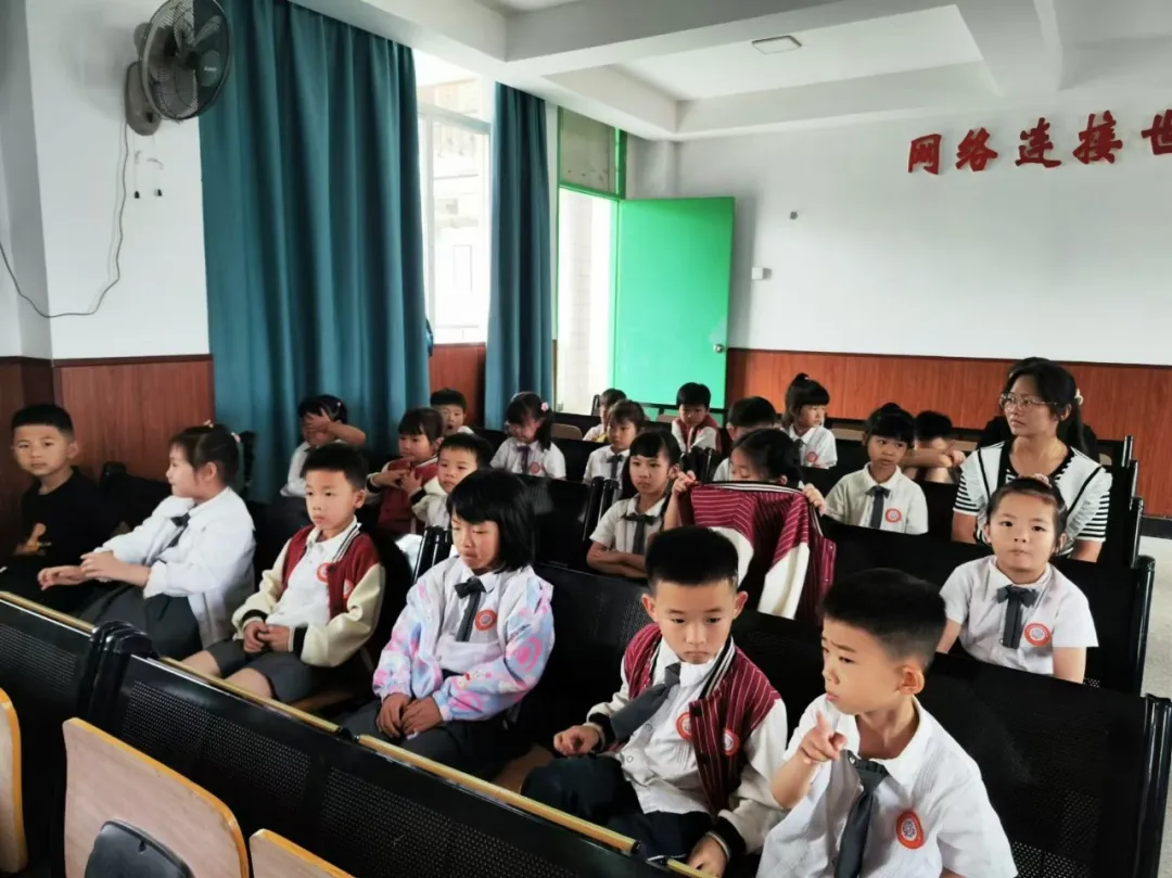 【幼小衔接】我与小学零距离——走进登塘小学 第25张 【幼小衔接】我与小学零距离——走进登塘小学 第25张