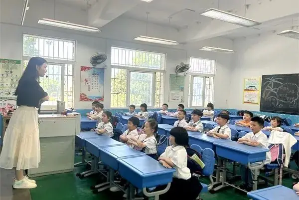 走进小学 体验成长——庐江县龙桥镇黄屯幼儿园开展幼小衔接活动 第3张 走进小学 体验成长——庐江县龙桥镇黄屯幼儿园开展幼小衔接活动 第3张