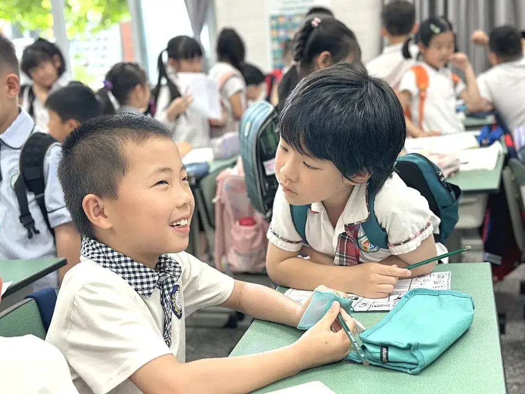【奇乐睿幼儿园】——“初探小学·礼遇成长”大班组参观小学活动 第65张 【奇乐睿幼儿园】——“初探小学·礼遇成长”大班组参观小学活动 第65张