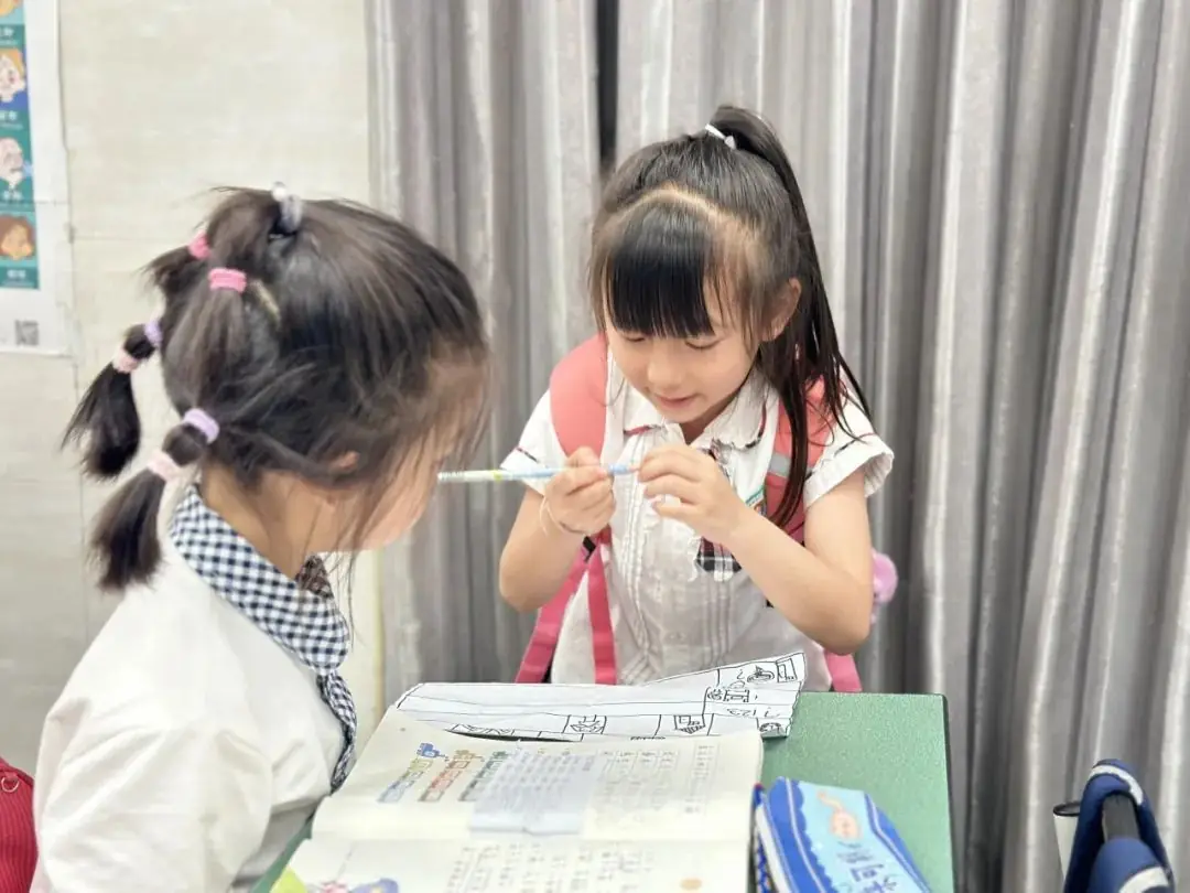 【奇乐睿幼儿园】——“初探小学·礼遇成长”大班组参观小学活动 第64张 【奇乐睿幼儿园】——“初探小学·礼遇成长”大班组参观小学活动 第64张