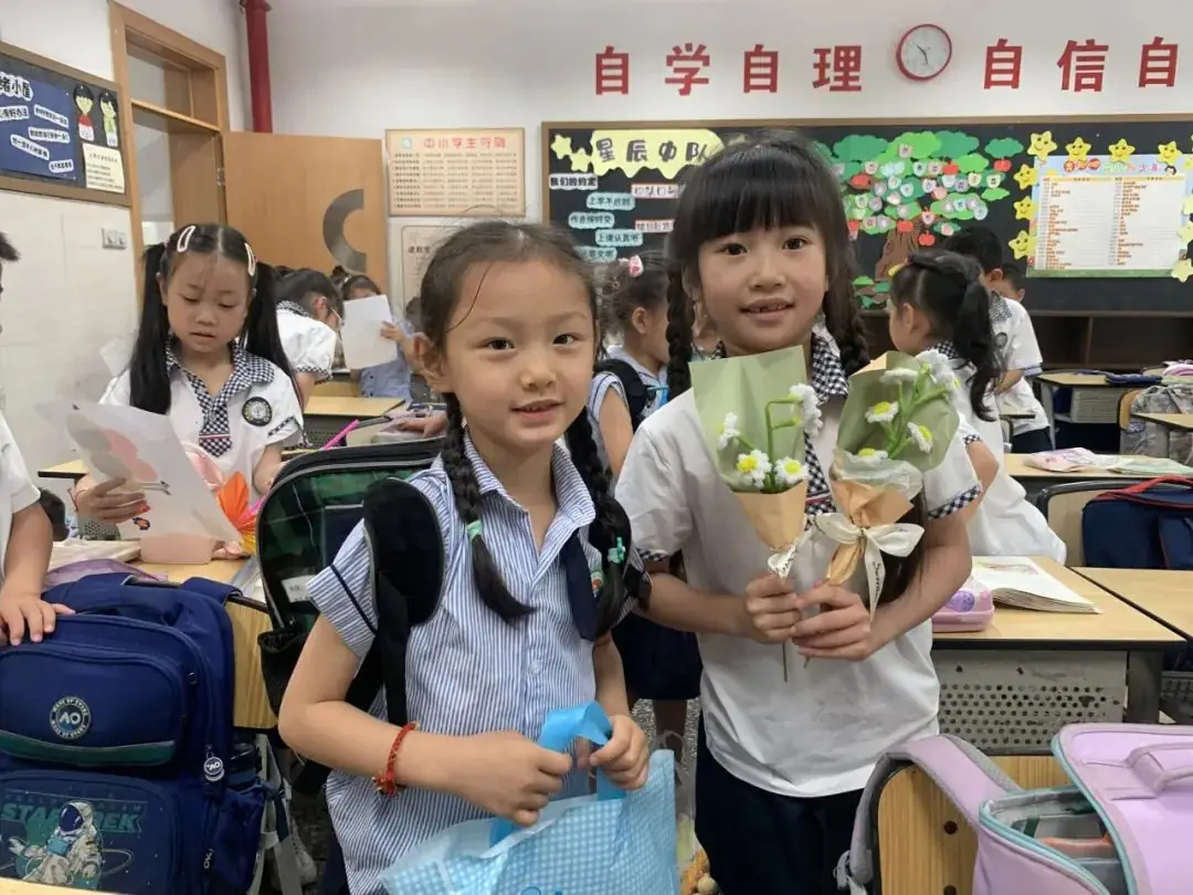【奇乐睿幼儿园】——“初探小学·礼遇成长”大班组参观小学活动 第73张 【奇乐睿幼儿园】——“初探小学·礼遇成长”大班组参观小学活动 第73张
