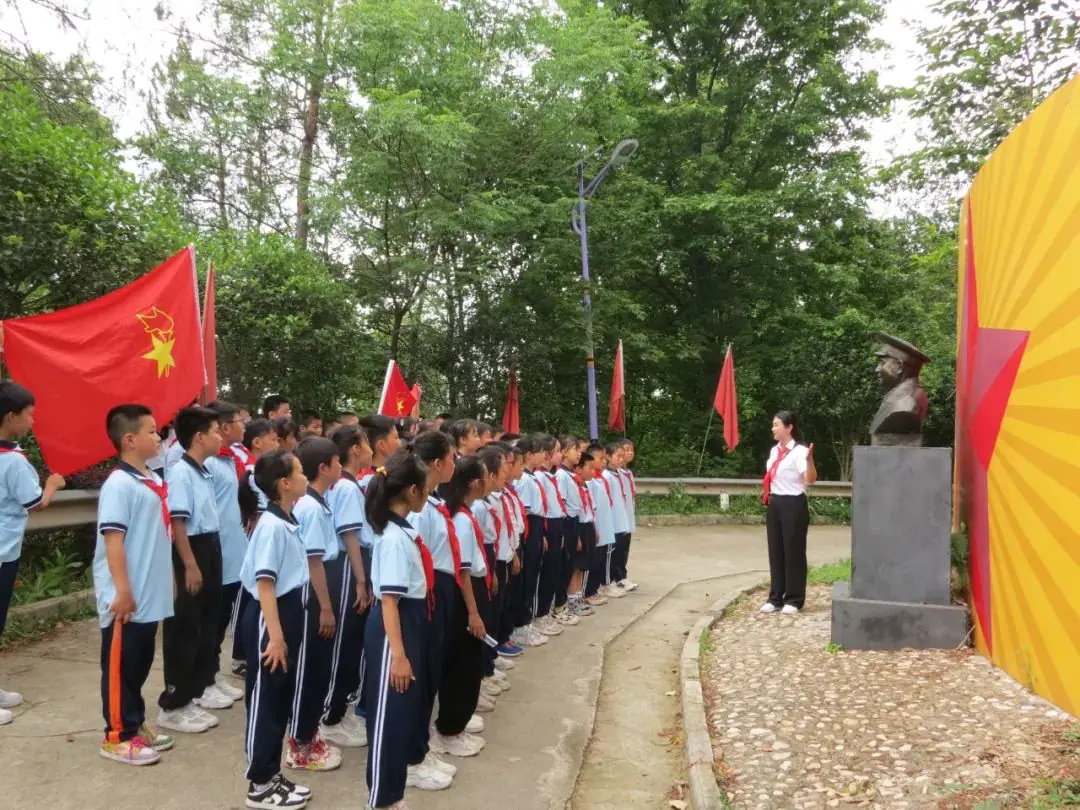 英山毕昇小学500多名师生到四季花海开展研学实践 第7张 英山毕昇小学500多名师生到四季花海开展研学实践 第7张