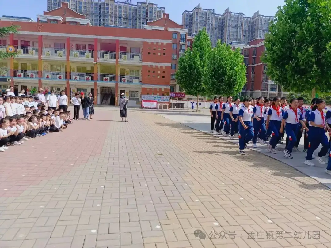 【幼小衔接】小学初体验 衔接促成长 ---新郑市孟庄镇第二幼儿园幼小衔接之大班幼儿参观小学活动 第25张 【幼小衔接】小学初体验 衔接促成长 ---新郑市孟庄镇第二幼儿园幼小衔接之大班幼儿参观小学活动 第25张