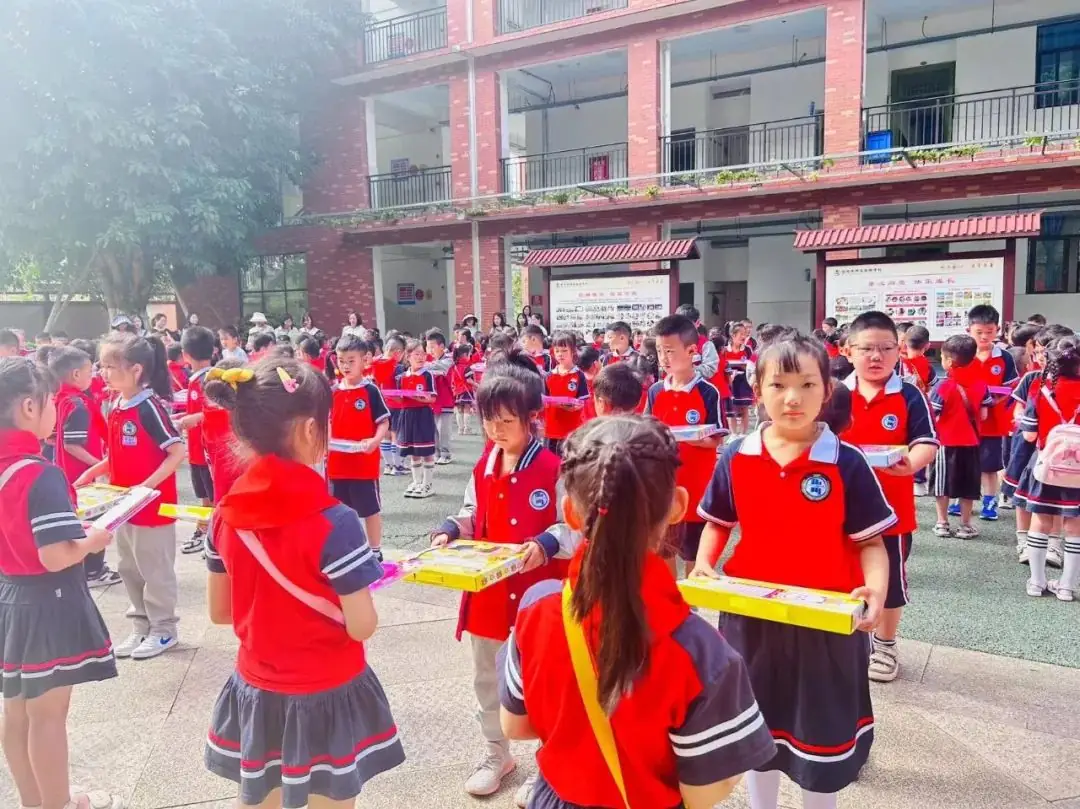 【凤幼动态】“初遇小学 筑梦成长”——幼小衔接之走进小学大班活动 第40张 【凤幼动态】“初遇小学 筑梦成长”——幼小衔接之走进小学大班活动 第40张
