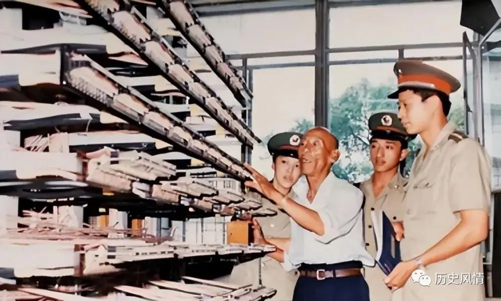 1990年,老农因儿子参军落选,拿出小学课本说:里面的烈士包括我 第2张 1990年,老农因儿子参军落选,拿出小学课本说:里面的烈士包括我 第2张