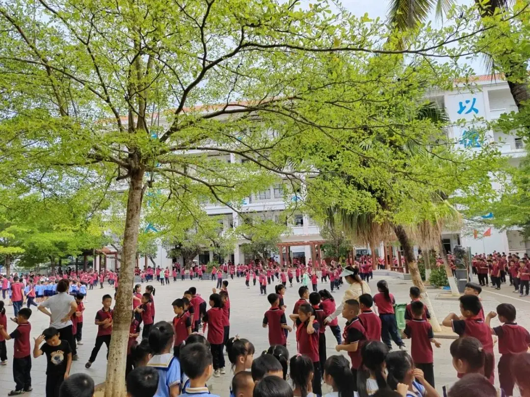初探小学  礼遇成长——光坡镇中心幼儿园幼小衔接系列活动(二)之参观小学 第27张