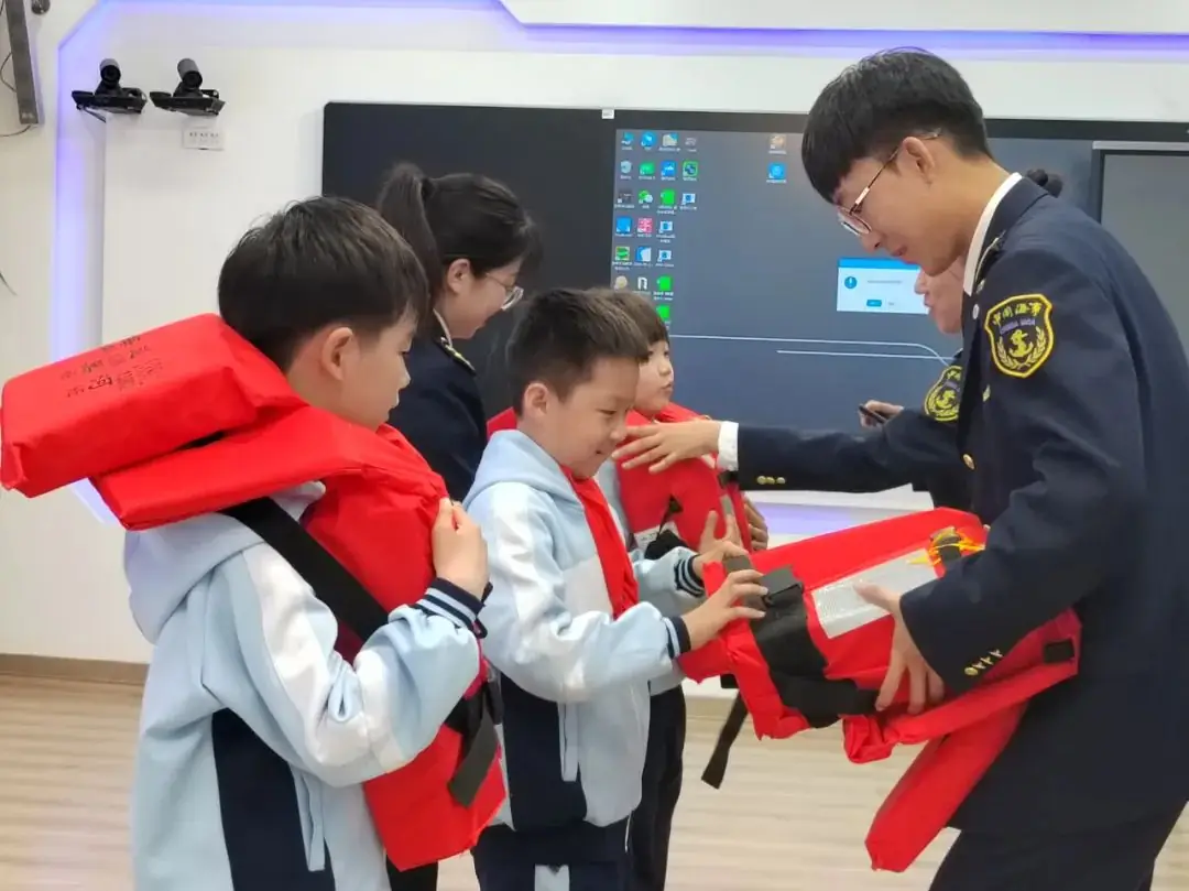 【黑河小学德育活动】黑河小学与黑河爱辉海事处联合开展水上安全知识进校园活动 第16张