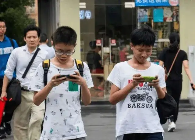 中考上岸重高后,回头看才知道,能在中考脱颖而出的孩子,基本上都做到了下面这几点! 第1张 中考上岸重高后,回头看才知道,能在中考脱颖而出的孩子,基本上都做到了下面这几点! 第1张