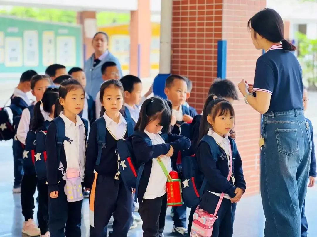 走进小学,赴成长之约 第23张 走进小学,赴成长之约 第23张