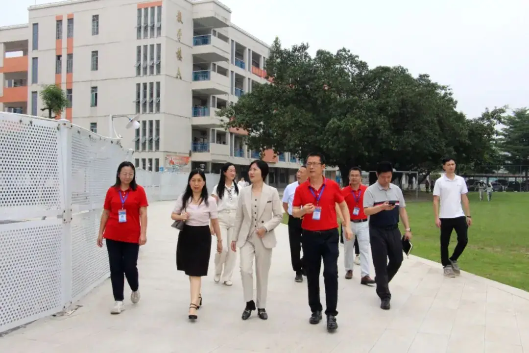 深情关爱暖人心,鼓舞士气助中考丨陈村镇领导到学校慰问初三级老师 第4张 深情关爱暖人心,鼓舞士气助中考丨陈村镇领导到学校慰问初三级老师 第4张