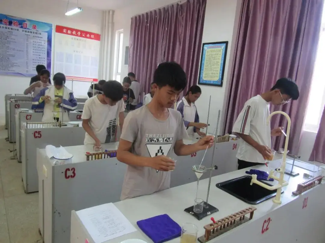 喜报:勐省中学2021中考再创佳绩 第5张 喜报:勐省中学2021中考再创佳绩 第5张