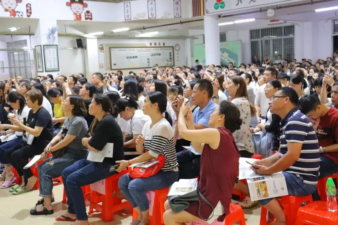 【家校共育】助力中考,为梦护航——杏联中学召开初三级家长会 第16张 【家校共育】助力中考,为梦护航——杏联中学召开初三级家长会 第16张