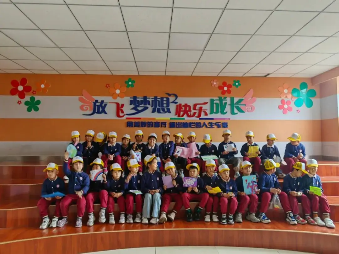 初夏“探”小学,一起“趣”成长 ——宁波路学校迎接宁波路幼儿园小朋友到校参观 第14张