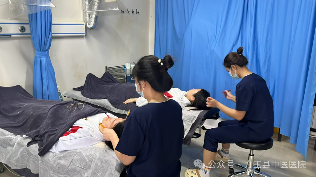 助力中高考,中医人在行动|方正县中医医院中医特色护理门诊开展义诊活动 第4张 助力中高考,中医人在行动|方正县中医医院中医特色护理门诊开展义诊活动 第4张