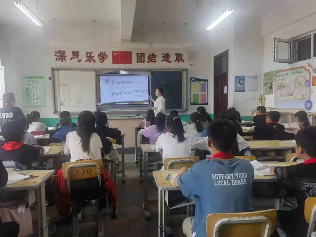 教研办到栗元铺小学调研指导教学工作 第6张 教研办到栗元铺小学调研指导教学工作 第6张