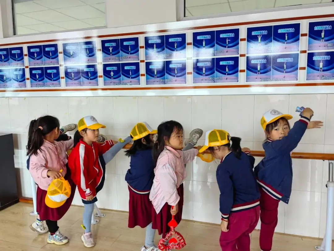 初夏“探”小学,一起“趣”成长 ——宁波路学校迎接宁波路幼儿园小朋友到校参观 第16张