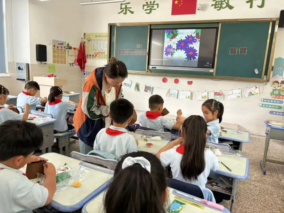 云苑路小学二年级家长进课堂 第3张 云苑路小学二年级家长进课堂 第3张