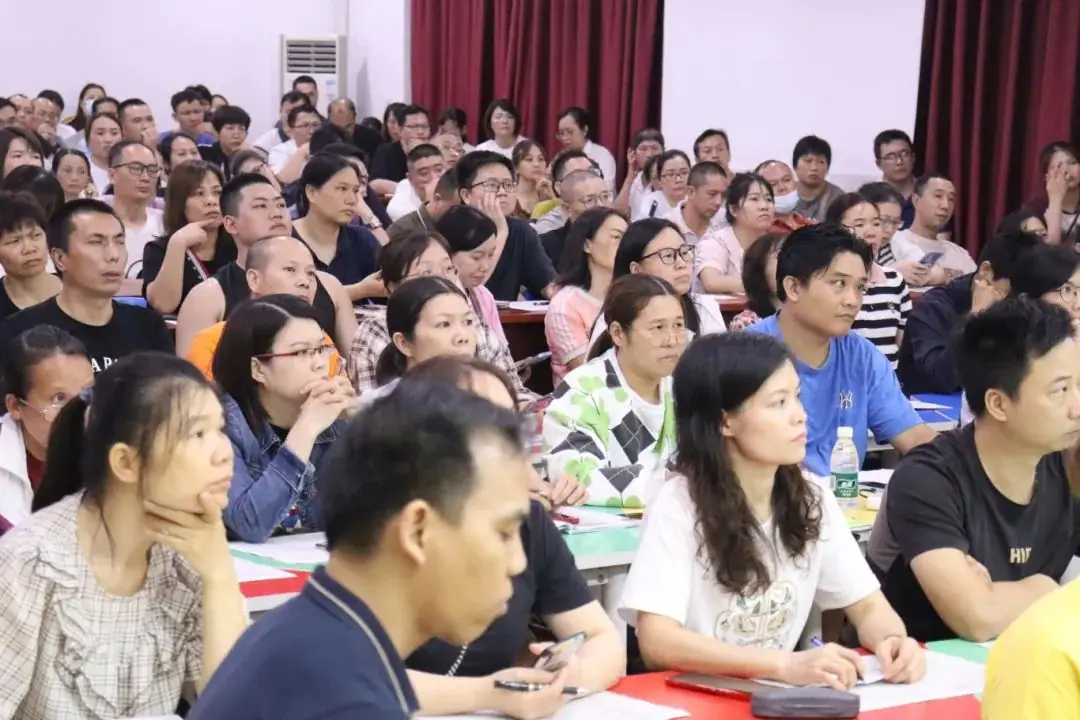 【家校共育】助力中考,为梦护航——杏联中学召开初三级家长会 第19张 【家校共育】助力中考,为梦护航——杏联中学召开初三级家长会 第19张