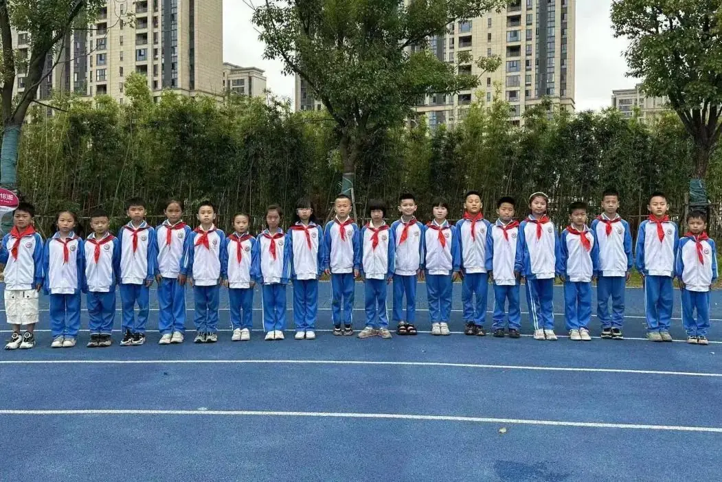 红领巾爱祖国——2024年萍乡市翠湖小学新队员入队仪式 第80张 红领巾爱祖国——2024年萍乡市翠湖小学新队员入队仪式 第80张