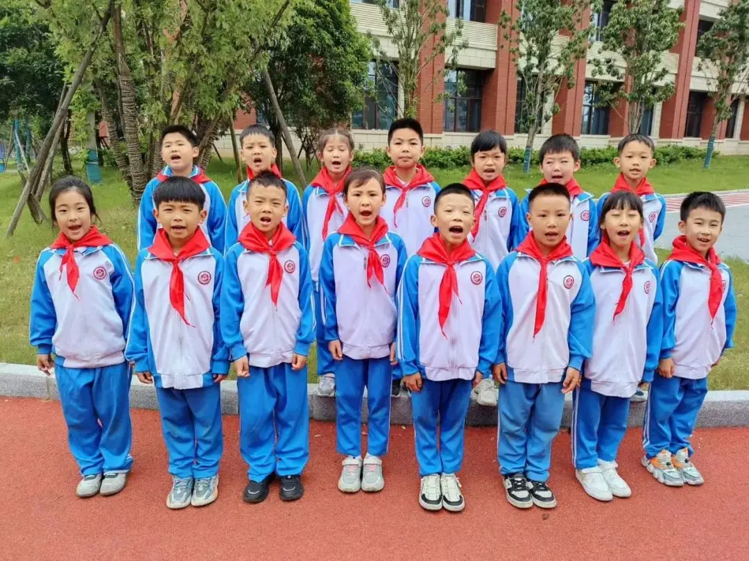 红领巾爱祖国——2024年萍乡市翠湖小学新队员入队仪式 第82张 红领巾爱祖国——2024年萍乡市翠湖小学新队员入队仪式 第82张