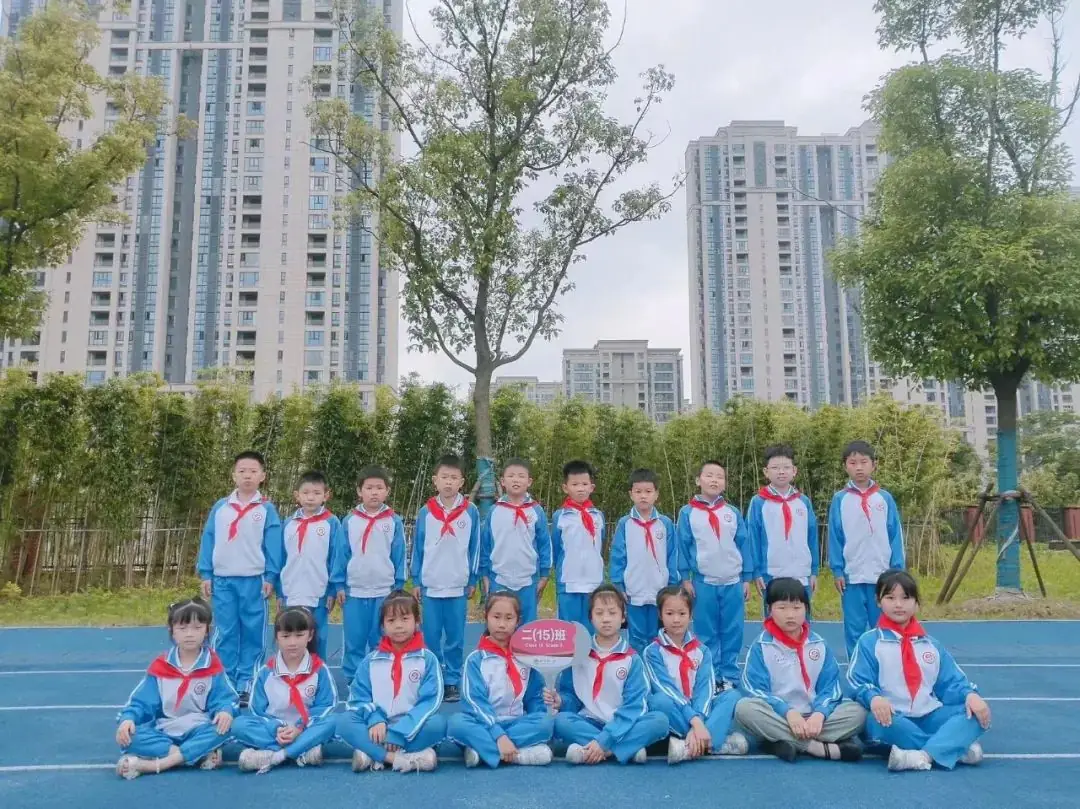 红领巾爱祖国——2024年萍乡市翠湖小学新队员入队仪式 第77张 红领巾爱祖国——2024年萍乡市翠湖小学新队员入队仪式 第77张