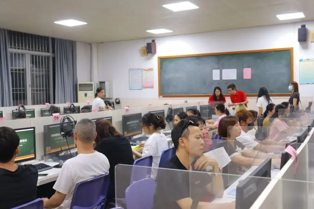 【家校共育】助力中考,为梦护航——杏联中学召开初三级家长会 第11张 【家校共育】助力中考,为梦护航——杏联中学召开初三级家长会 第11张