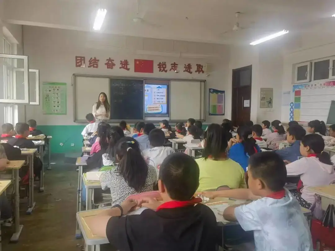 教研办到栗元铺小学调研指导教学工作 第7张 教研办到栗元铺小学调研指导教学工作 第7张