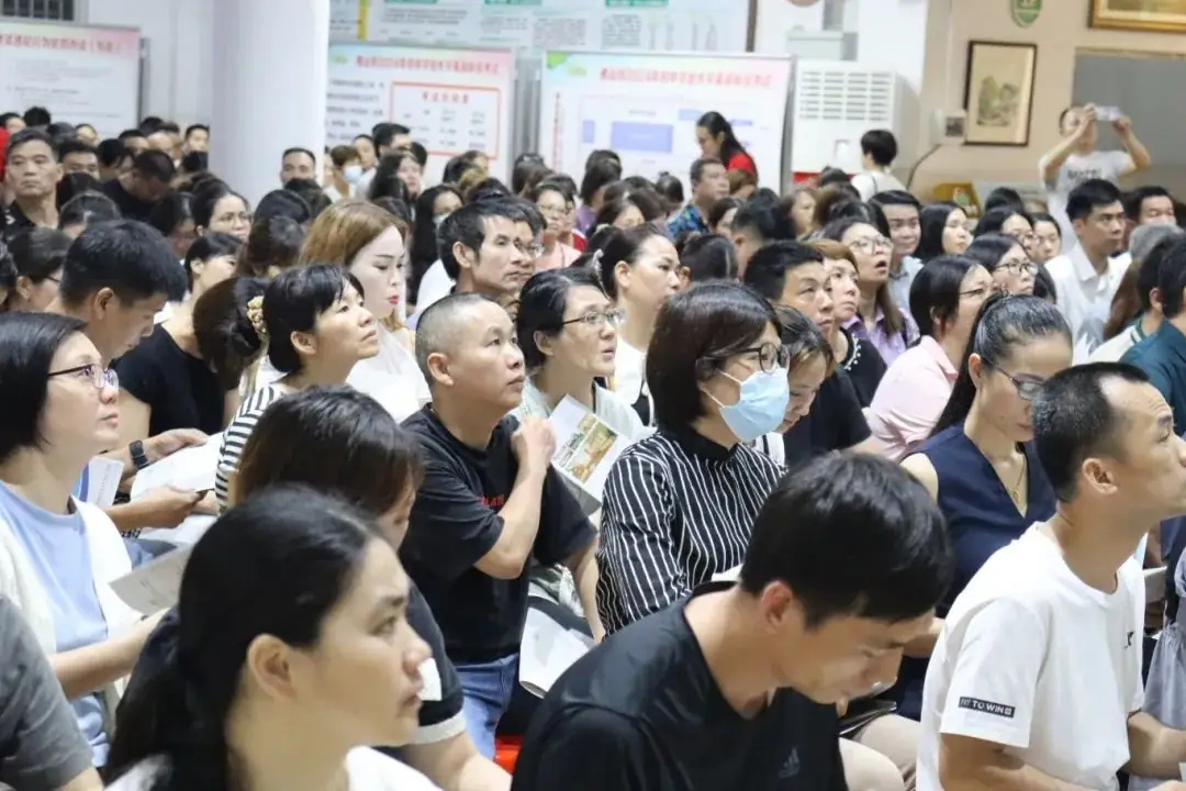 【家校共育】助力中考,为梦护航——杏联中学召开初三级家长会 第15张 【家校共育】助力中考,为梦护航——杏联中学召开初三级家长会 第15张
