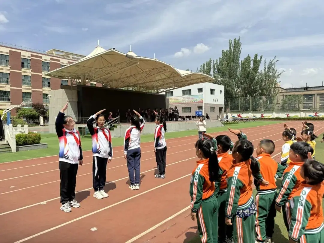 【特色活动】小学初体验  衔接促成长——安宁区幼儿园幼小衔接系列活动之走进小学 第9张