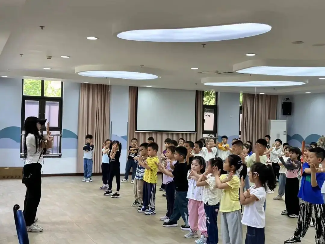 小学老师进班级 共筑梦想新起点——通师一附万濠星城幼儿园大班年级组小学老师进班级暨幼小衔接活动(七) 第20张 小学老师进班级 共筑梦想新起点——通师一附万濠星城幼儿园大班年级组小学老师进班级暨幼小衔接活动(七) 第20张