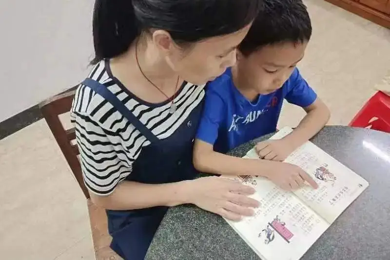 【校园简讯】秀塘小学举办“劳动五月,书韵飘香”主题读书月系列活动-第13张图片-四季读书网