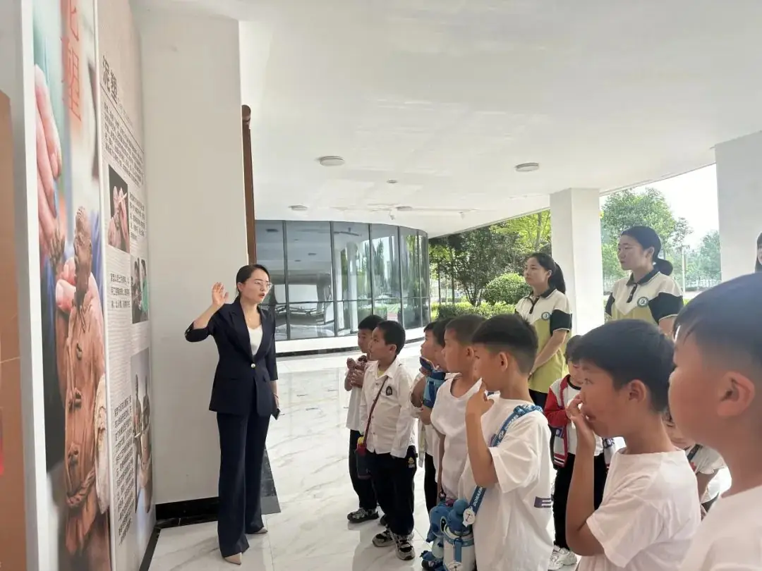 遇见文华 探秘小学 ——中牟县淳泽路幼儿园参观小学幼小衔接实践活动 第45张 遇见文华 探秘小学 ——中牟县淳泽路幼儿园参观小学幼小衔接实践活动 第45张