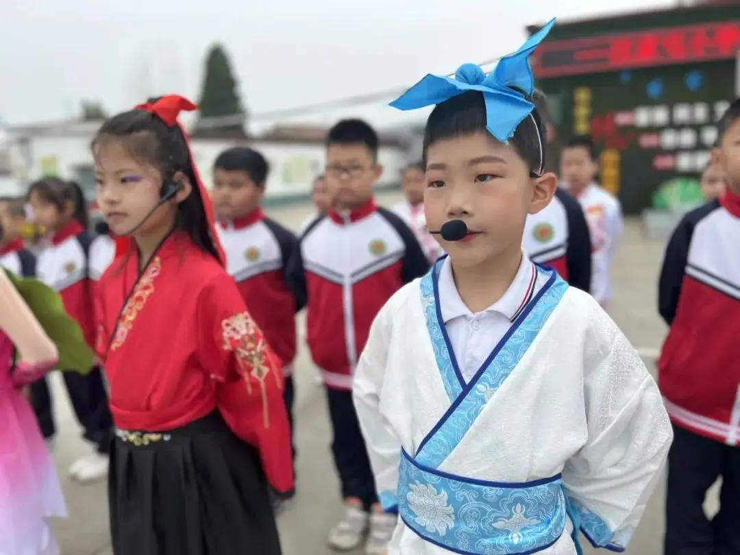 沈家屯小学:举行“我与唐诗共成长”诵读活动 第1张 沈家屯小学:举行“我与唐诗共成长”诵读活动 第1张