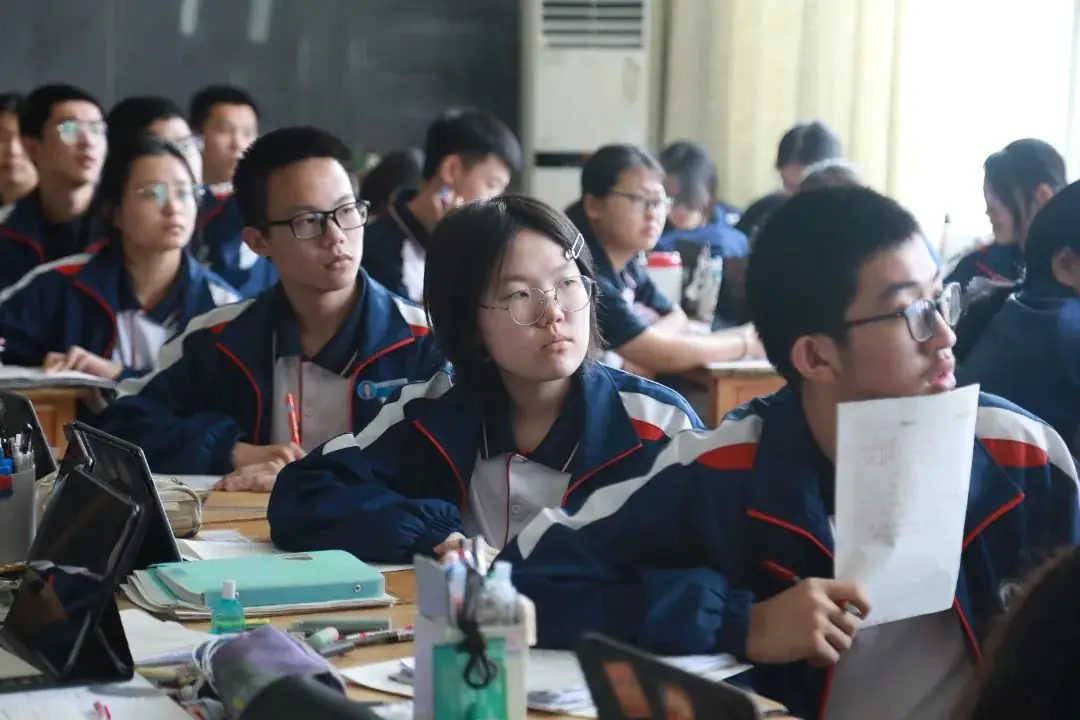 高考倒计时10天丨有一种青春叫高考,有一种陪伴叫“老师与你同在”! 第9张 高考倒计时10天丨有一种青春叫高考,有一种陪伴叫“老师与你同在”! 第9张