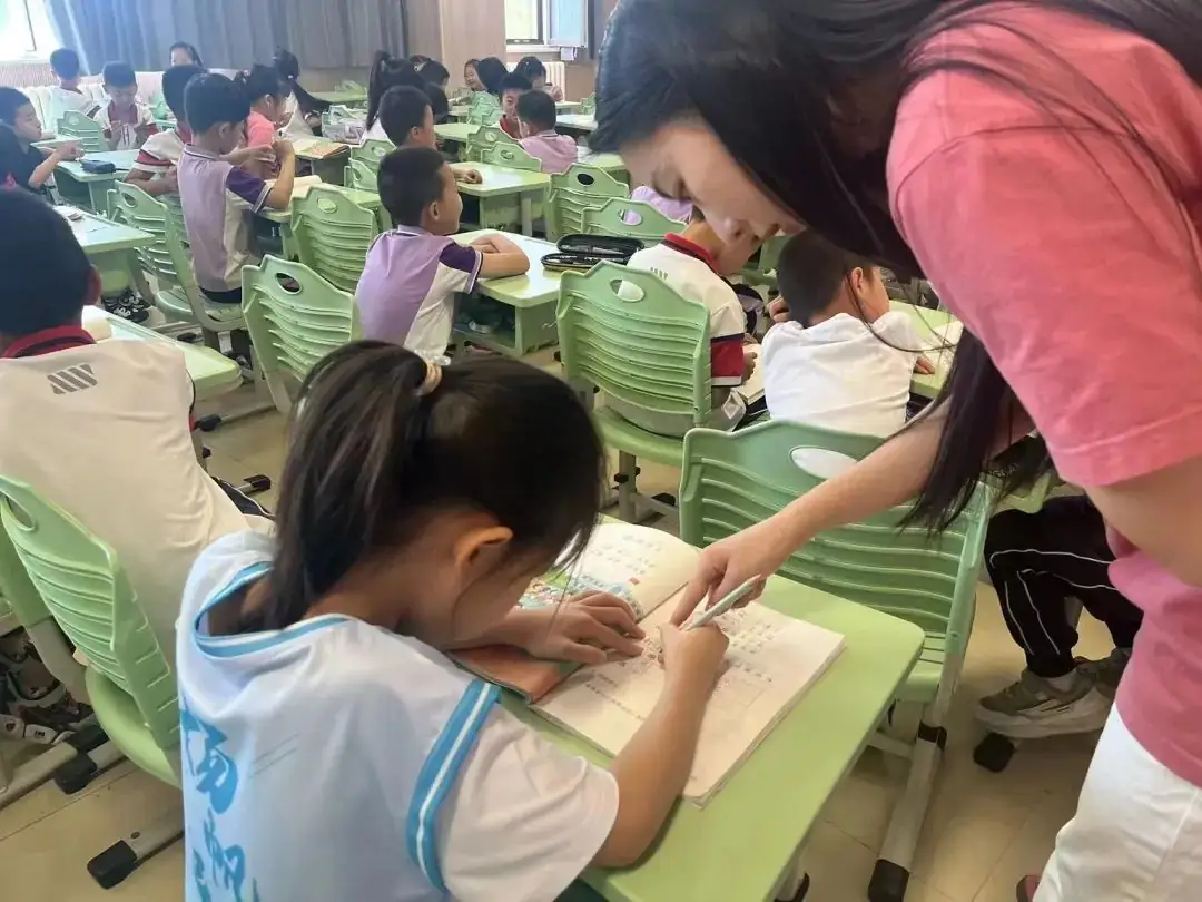 初探小学 共绘成长——金艺小学携手恒逸华庭幼儿园开展幼小衔接活动 第16张 初探小学 共绘成长——金艺小学携手恒逸华庭幼儿园开展幼小衔接活动 第16张