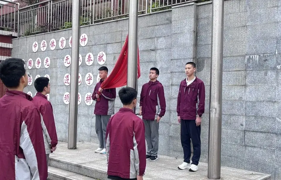 向国旗敬礼 | 第十四周升旗仪式—为高考加油! 第19张