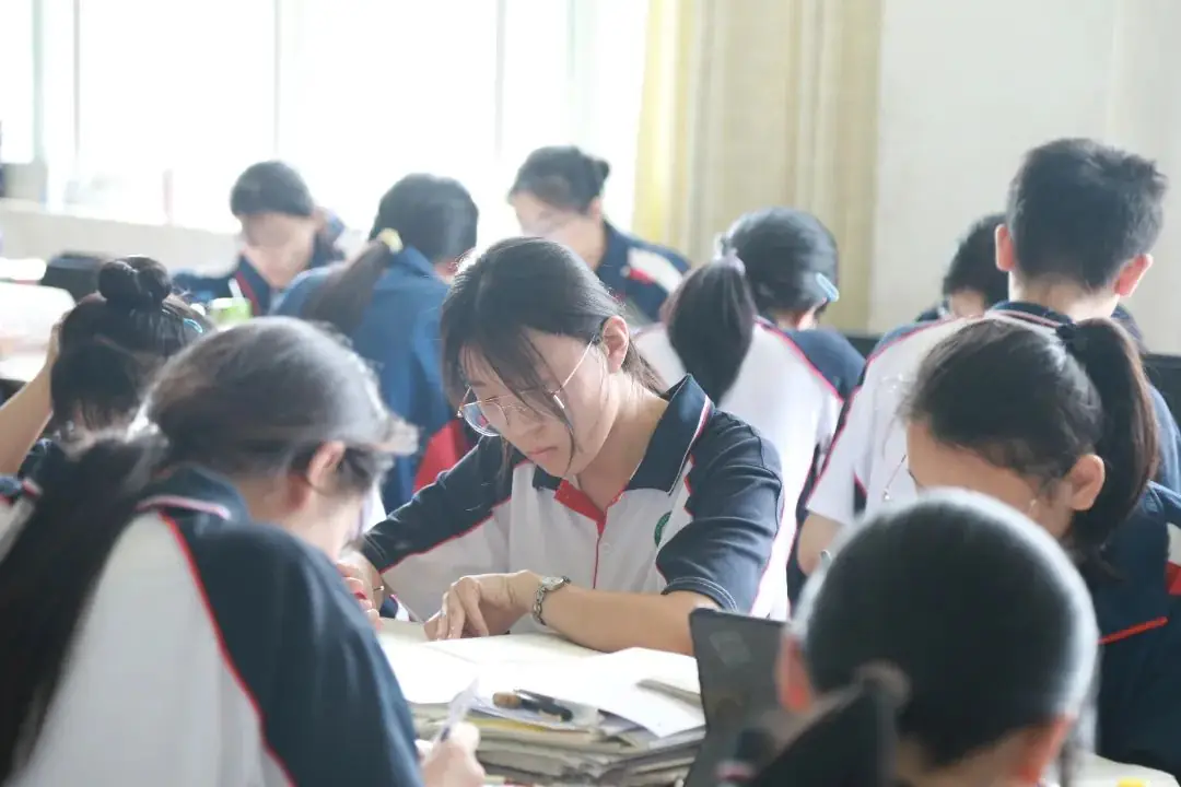 高考倒计时10天丨有一种青春叫高考,有一种陪伴叫“老师与你同在”! 第17张 高考倒计时10天丨有一种青春叫高考,有一种陪伴叫“老师与你同在”! 第17张