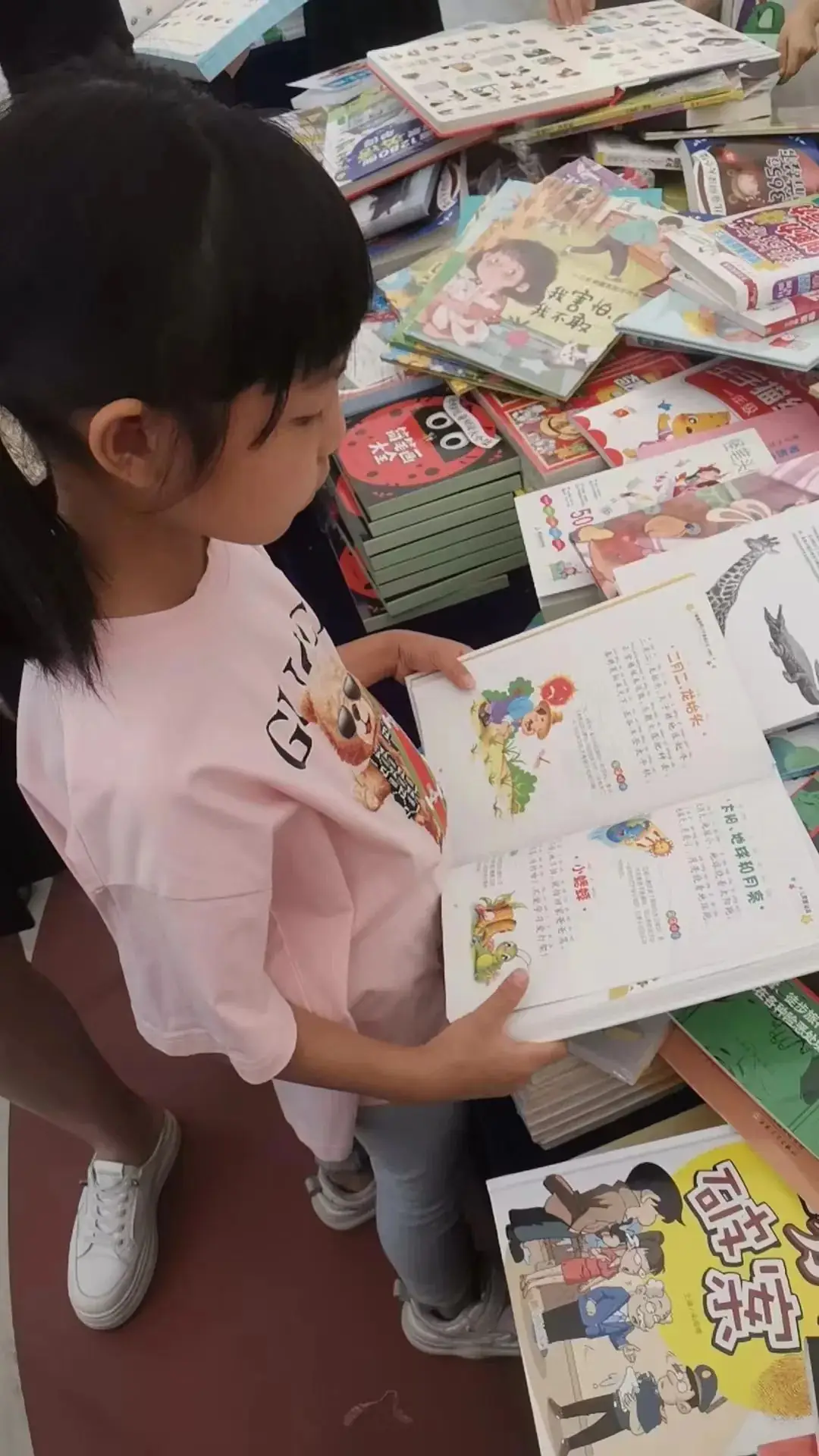 【校园简讯】秀塘小学举办“劳动五月,书韵飘香”主题读书月系列活动-第20张图片-四季读书网